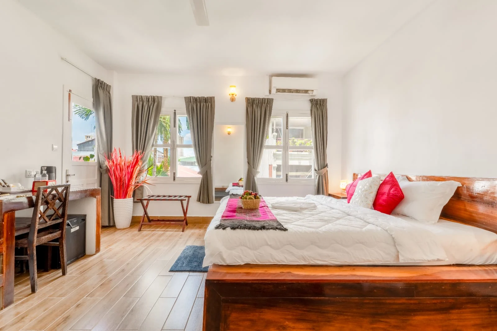Emeraldgems Premium Residence 2