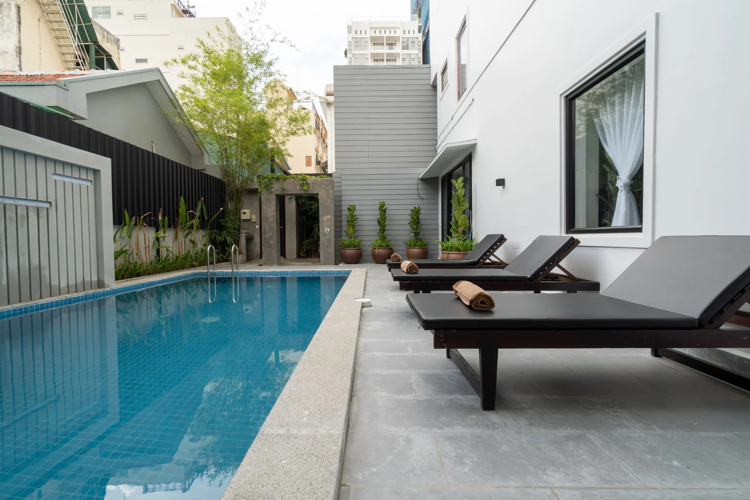 F L G HOTEL, Phnom Penh